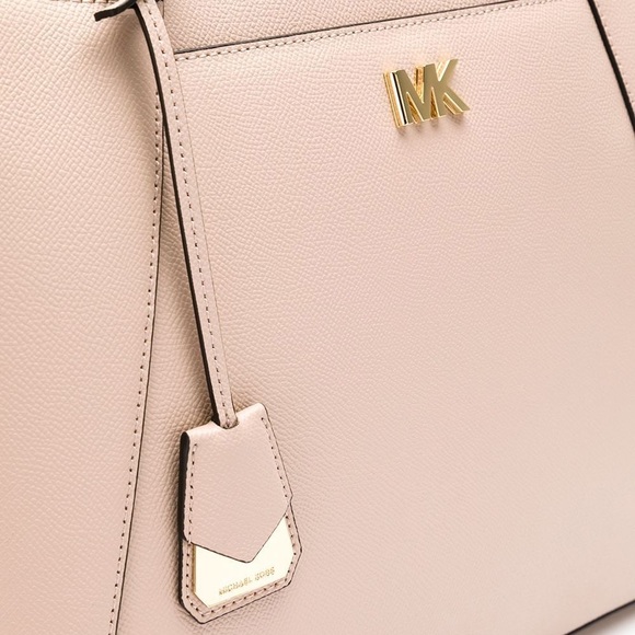Authentic Michael Kors “Maddie” bag in soft pink - Picture 5 of 6